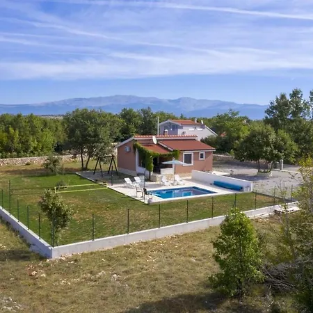 Tranquil With Pool, Garden, And Playground In A Peaceful Countryside Setting Sinj